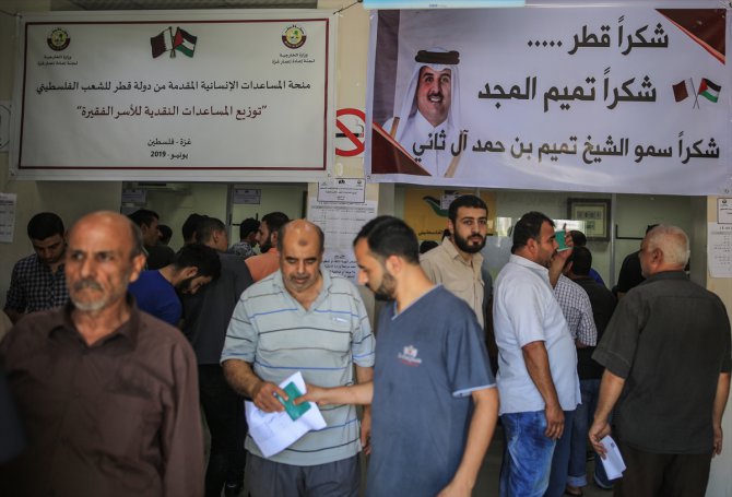 Katar Gazze'deki 60 bin aileye nakdi yardım dağıtmaya başladı