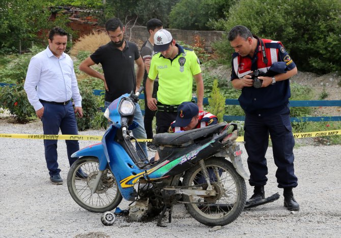 Manisa'da kamyonun çarptığı motosiklet sürücüsü öldü