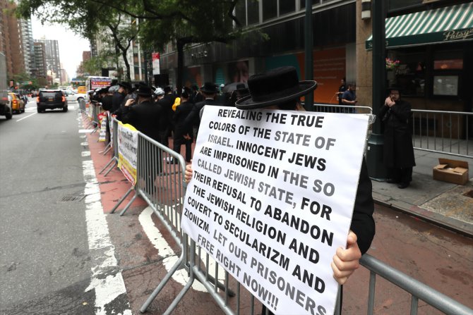 Ortodoks Yahudiler İsrail'in zorunlu askerlik politikasını protesto etti