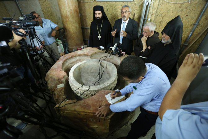Beytüllahim'deki Doğuş Kilisesi'nde taş vaftiz teknesi bulundu