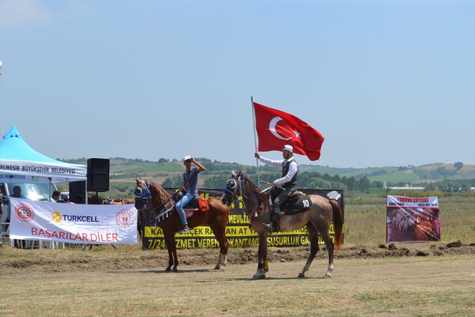 Balıkesir'de rahvan at yarışları yapıldı