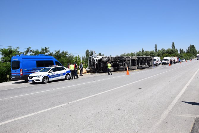 Afyonkarahisar'da trafik kazası: 3 ölü