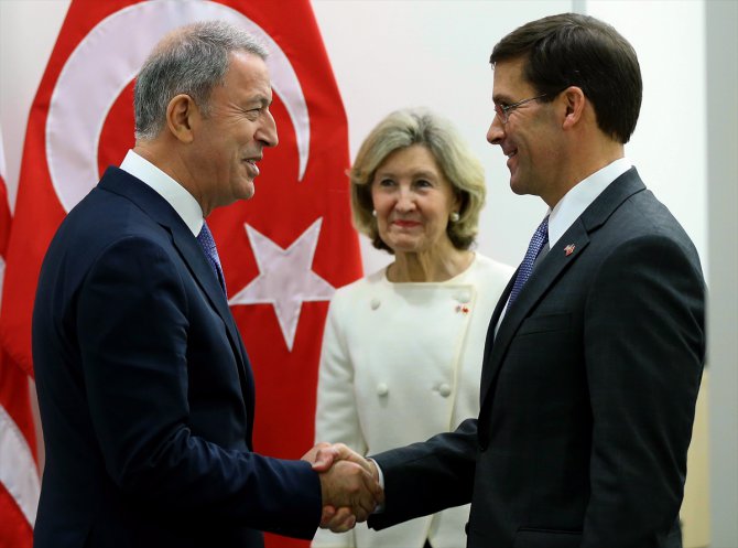Milli Savunma Bakanı Akar, ABD Savunma Bakanı Vekili Esper'le görüşüyor