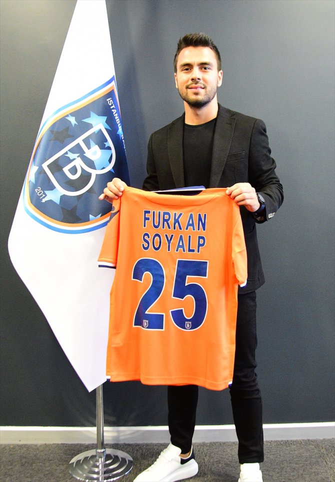 Medipol Başakşehir'de transfer