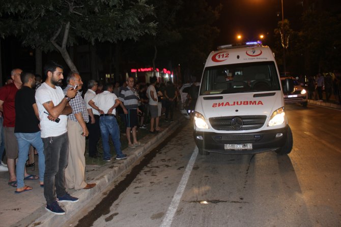 Adana'da otomobil iki araca çarptı: 5 yaralı