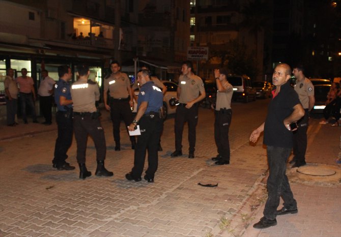 Adana'da polis memuruna bıçaklı saldırı