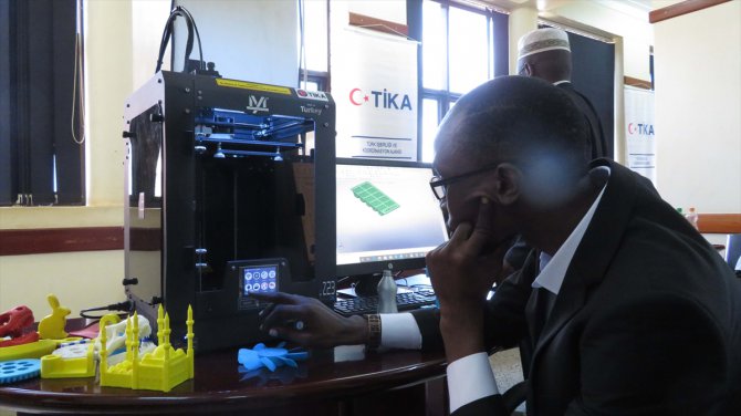 TİKA'dan Uganda'da 3D tasarım ve modelleme eğitimi
