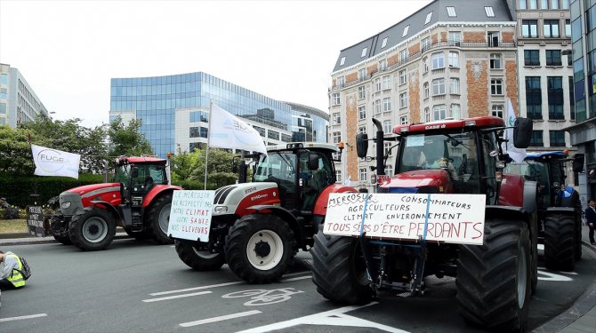 Brüksel'de çiftçilerden ticaret anlaşması protestosu