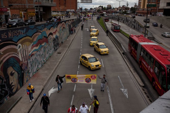 Kolombiya’da taksicilerden Uber protestosu