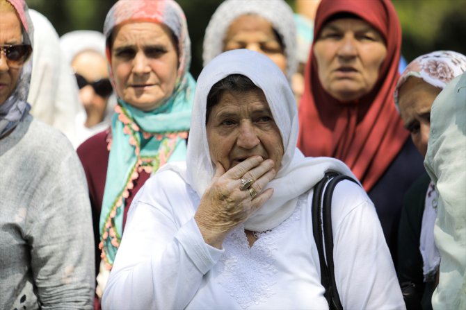 Kurşuna dizilen Srebrenitsalı Boşnaklar unutulmadı