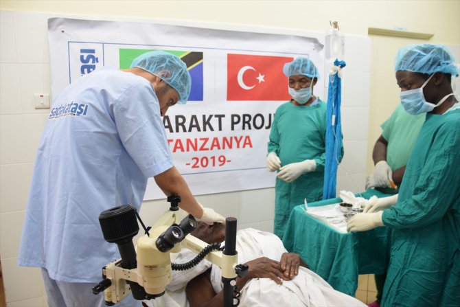 Sadakataşı Derneğinden Tanzanya'da katarakt ameliyatları