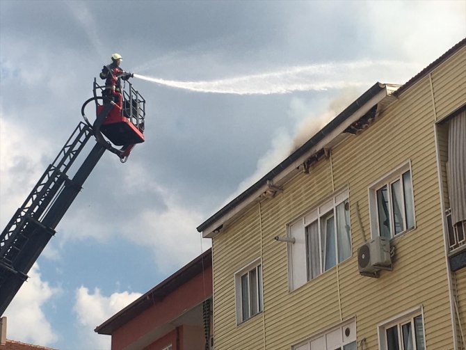 Denizli'de çatı yangını