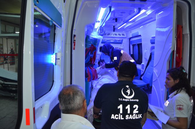 GÜNCELLEME 2 - Adana'daki düğünde çıkan silahlı kavgada yaralanan 2 çocuktan biri öldü