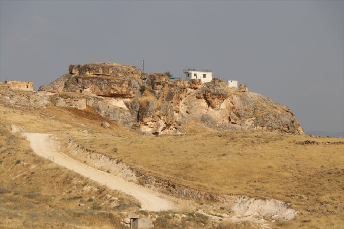 Huzuru Köyde Bulanlar - Memleket hasretiyle "mağara ev"e yerleştiler