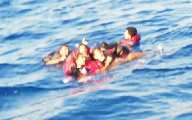 GÜNCELLEME - Bodrum'da düzensiz göçmenleri taşıyan tekne battı