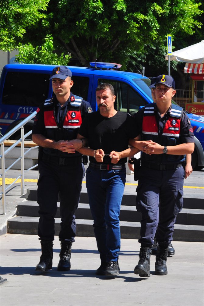 Antalya'da dere kenarında kadın cesedinin bulunması