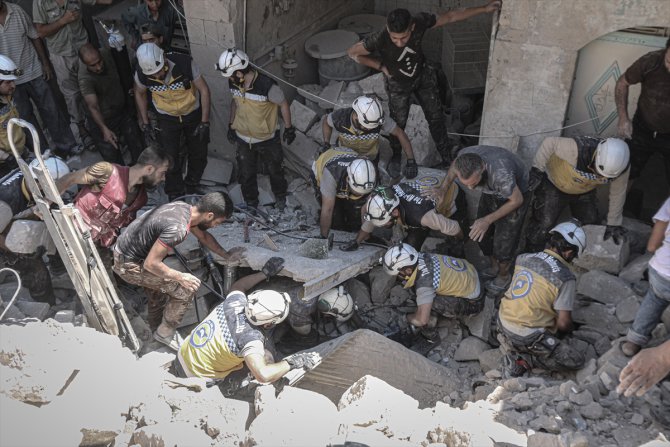 Esed rejiminin İdlib'e hava saldırılarında 2 sivil öldü