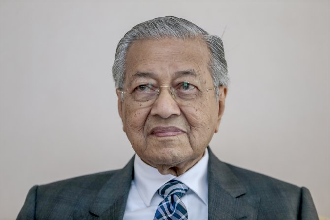 RÖPORTAJ - Malezya Başbakanı Mahathir Muhammed AA'ya konuştu: