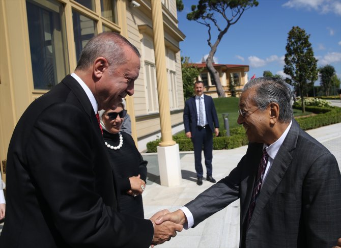 Erdoğan, Mahathir ile kahvaltıda buluştu