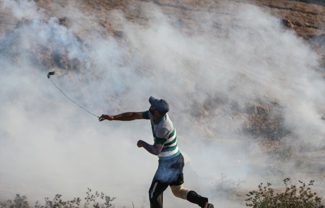 GÜNCELLEME 2 - İsrail askerleri Gazze sınırında 49 Filistinliyi yaraladı
