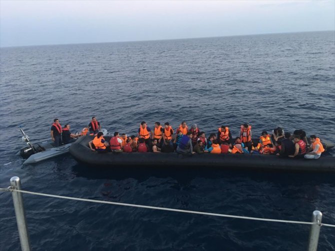 Ege Denizi'nde 37 düzensiz göçmen yakalandı