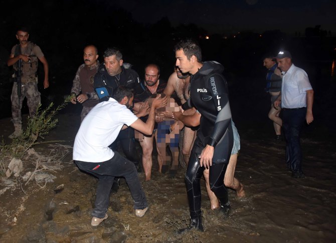 Murat Nehri'ne giren çocukların boğulması