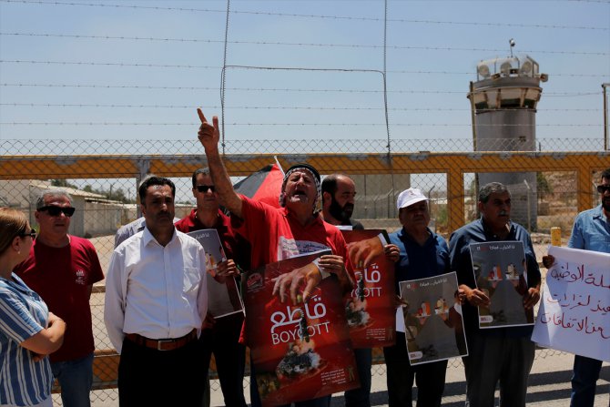 İsrail mallarının boykot edilmesi talebiyle düzenlenen gösteriye müdahale