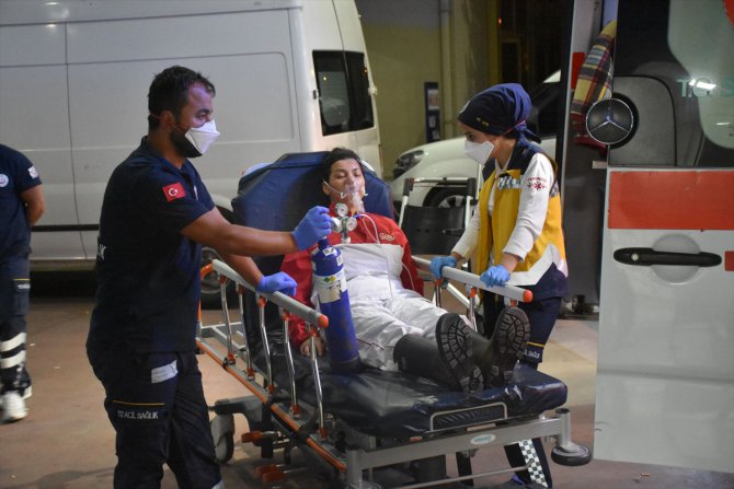 İzmir'de amonyak gazından zehirlenen 25 işçi hastaneye kaldırıldı