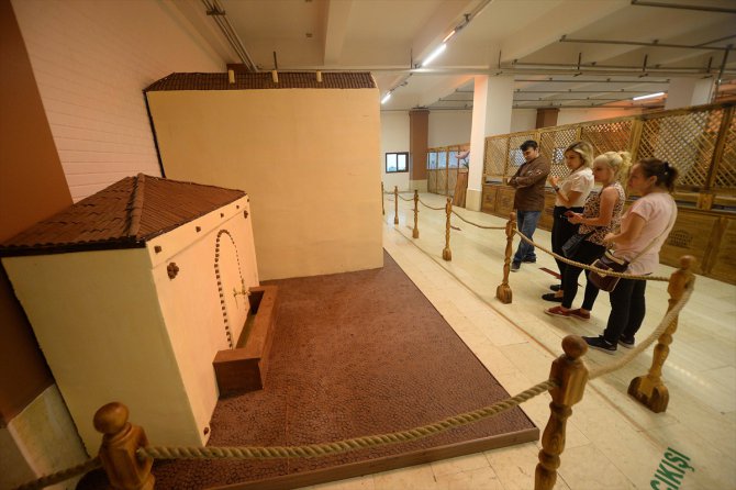 Safranbolu'nun maketini 4 ton çikolatayla inşa etti