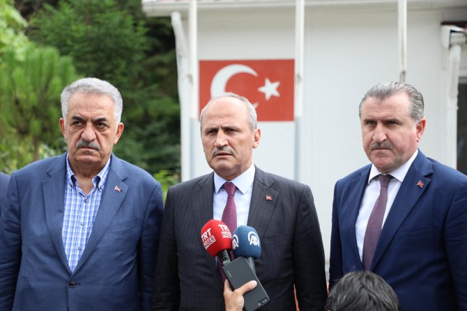 Ulaştırma ve Altyapı Bakanı Mehmet Cahit Turhan Rize'de