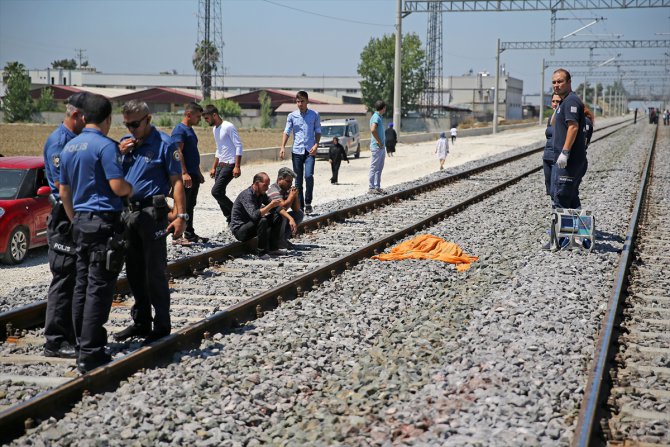 Adana'da yolcu treninin çarptığı 4 yaşındaki çocuk öldü