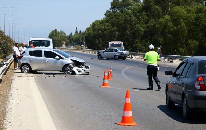 İzmir'de zincirleme trafik kazası
