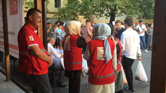 Türk Kızılaydan Arnavutluk'ta kurban bağışı