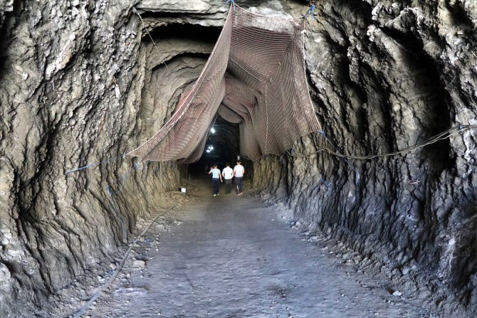 5 bin yıllık tuz mağarasında Kurban Bayramı yoğunluğu