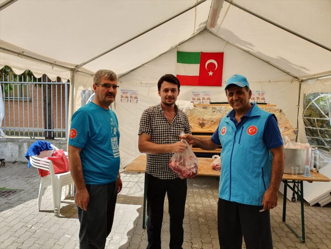 Türkiye Diyanet Vakfından İtalya’da kurban eti dağıtımı