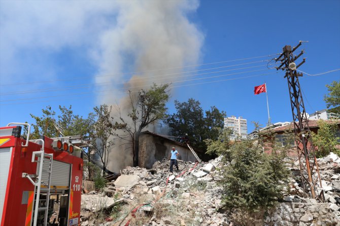 Ankara'da gecekondu yangını