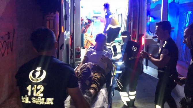 Adıyaman’da evinin önünde bıçaklı saldırıya uğrayan kadın yaralandı