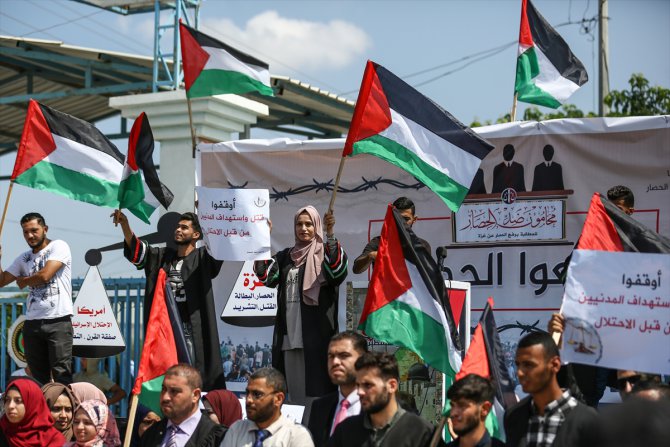 Gazzeli avukatlar İsrail ablukasını protesto etti