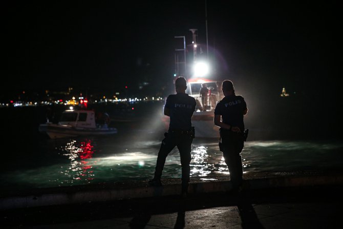 GÜNCELLEME - Denize giren 2 kişiden biri kurtarıldı, diğeri boğuldu