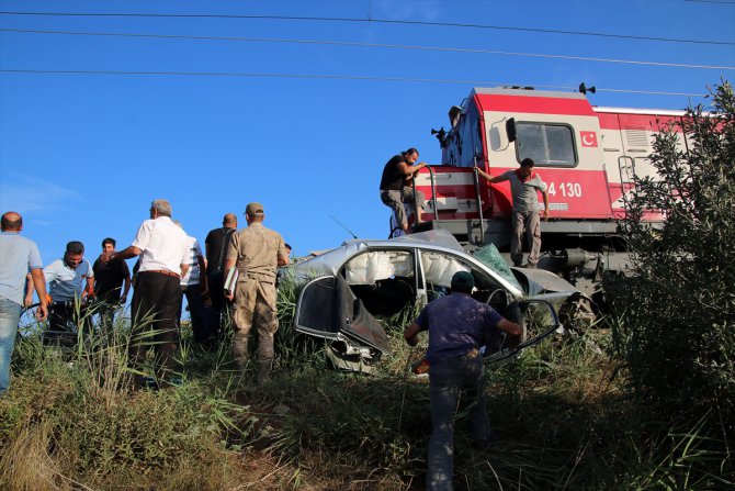 Sivas'ta hemzemin geçitte kaza: 1 ölü, 2 yaralı