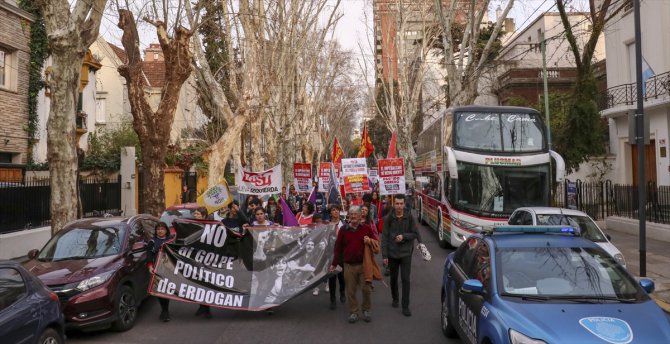 Arjantin'de PKK yandaşları Ermeni gruplarla gösteri düzenledi