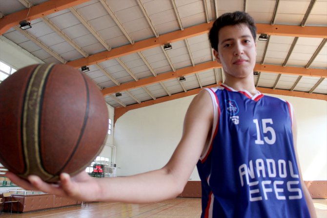 Başpehlivan babanın basketçi oğlunun hedefi NBA