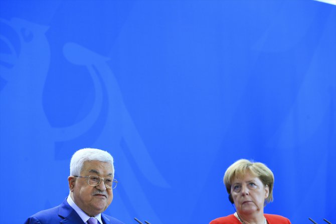 Filistin Devlet Başkanı Abbas Almanya'da