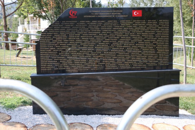Tiran'daki 15 Temmuz Şehitler Anıtı'na saldırı