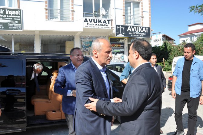 Bakan Turhan'dan Anayasa Mahkemesi Başkanı Arslan'a taziye ziyareti
