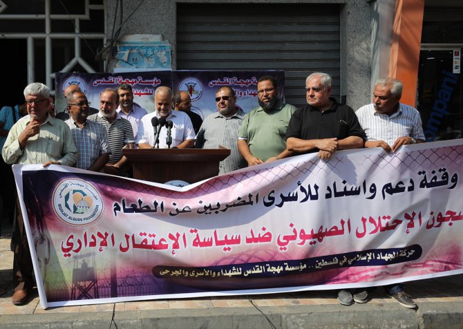 Gazze'de, açlık grevindeki Filistinli tutuklulara destek gösterisi