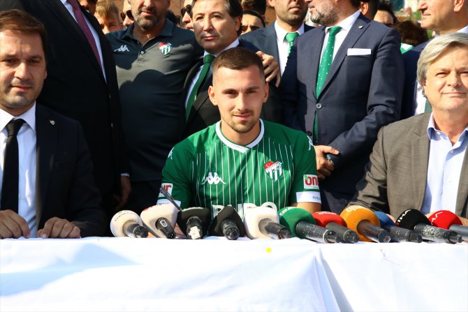 Bursaspor'da imza töreni