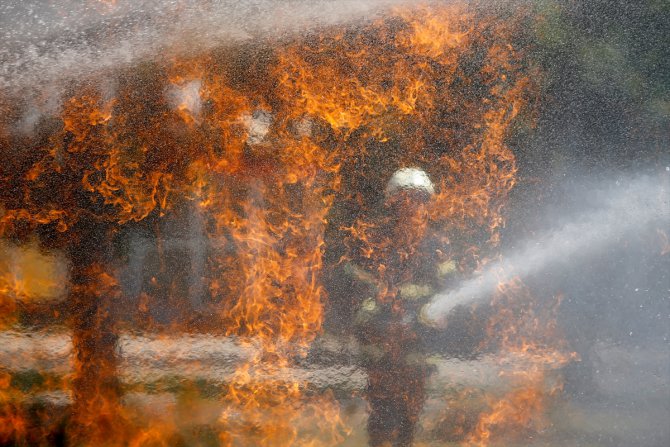 GÜNCELLEME 2 - Antalya'da LPG tankerinde yangın