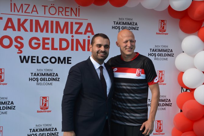 Balıkesirspor'un yeni transferleri taraftarlarla buluştu