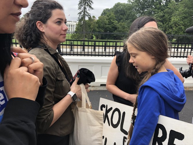 İklim aktivisti Thunberg'den Beyaz Saray önünde protesto